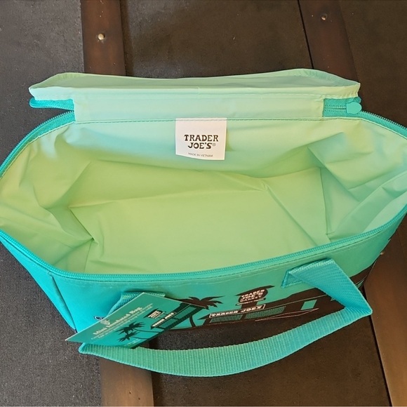 Trader Joe’s limited edition food bad mini insulated bag reusable NWOT - Picture 7 of 7